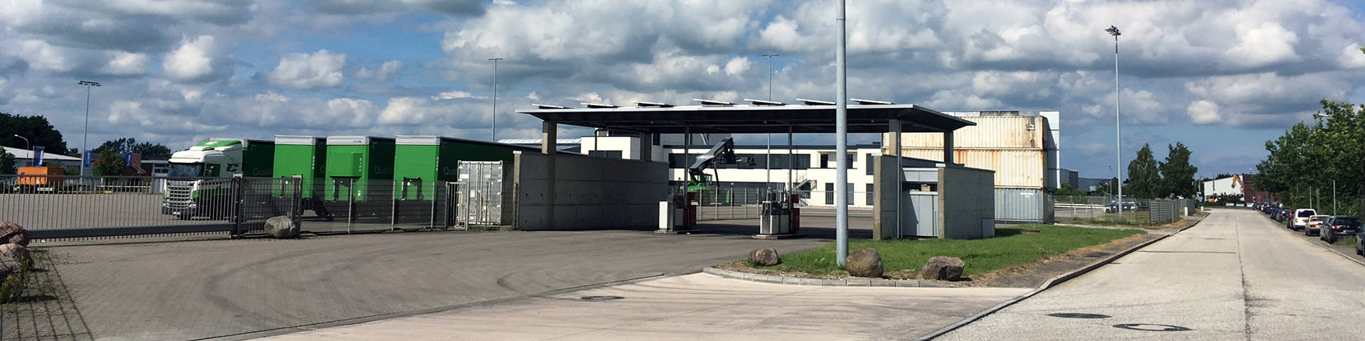 LKW Tankanlage in Lübeck in Autobahnnähe